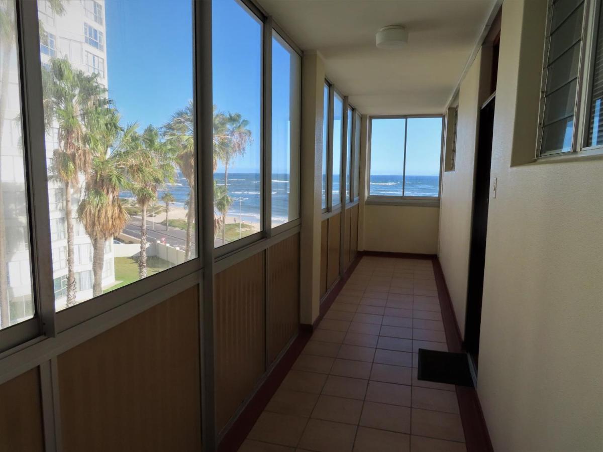 On The Beach At Strand Exterior photo